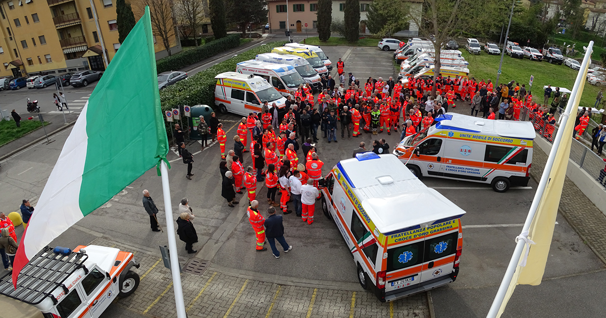 ambulanze con volontari