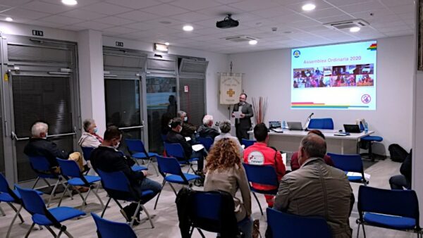 assemblea di persone