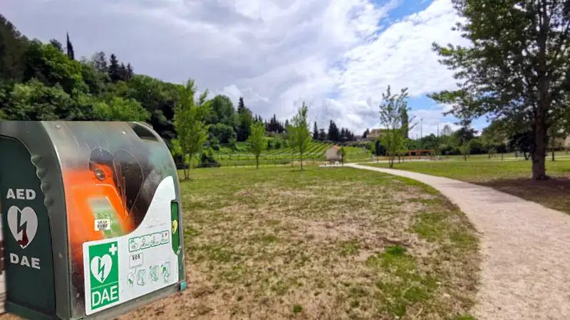 DAE pubblico nel parco urbano di grassina