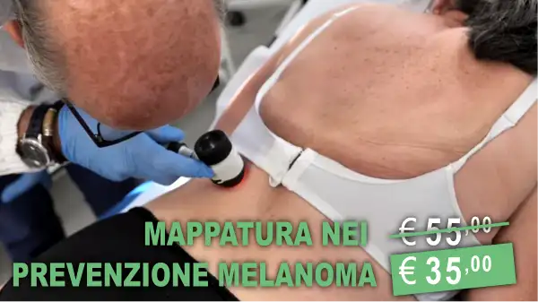 prevenzione dermatologica: specialista effettua una mappatura nei