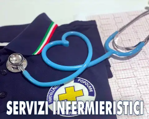 Maglia infermiere Fratellanza popolare di Grassina con sopra uno stetoscopio
